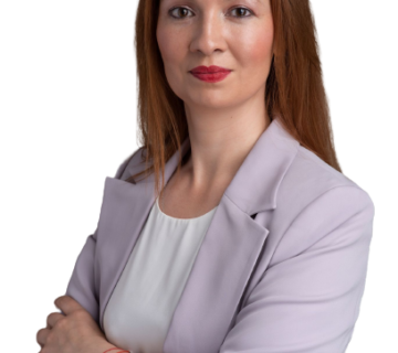 Avocat oferind consultanță juridică unei familii